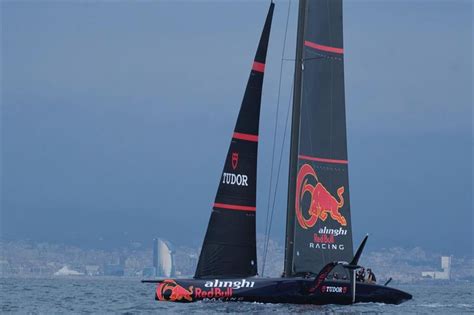 America's Cup: Alinghi Red Bull Racing capsizes .